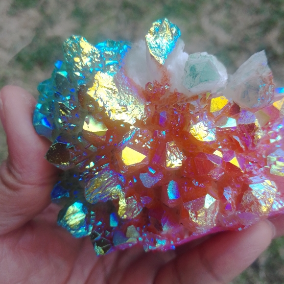 Aura Quarts cluster piece - Picture 3 of 3